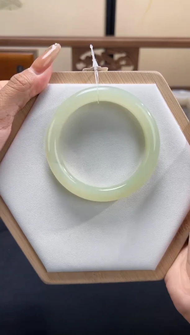 未镶嵌手镯和田玉56.1