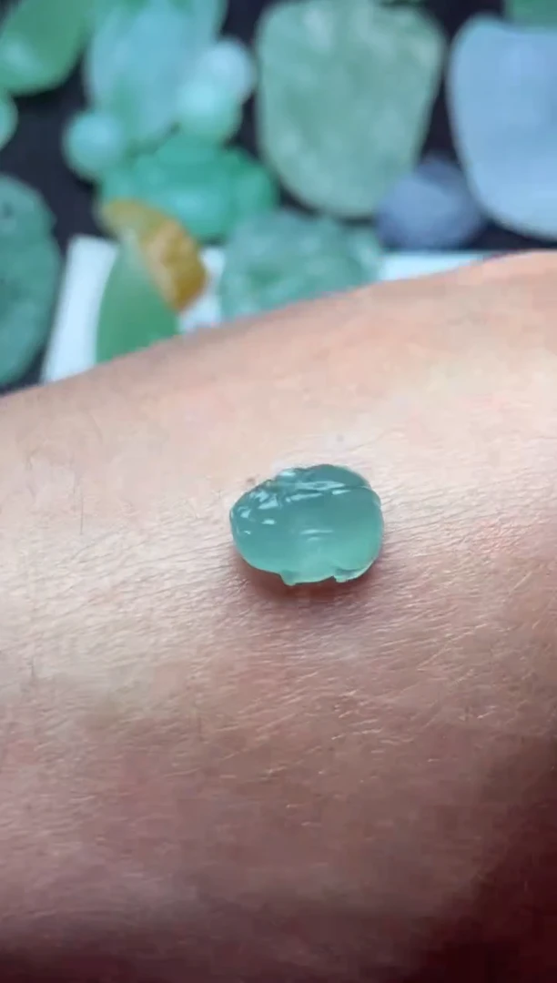 定制翡翠未镶嵌翠翡