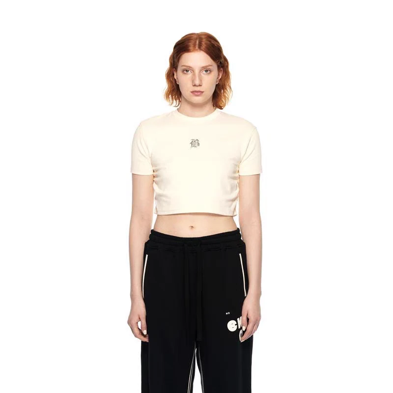 女子时尚百搭圆领短袖夏季舒适透气休闲短袖短款上衣