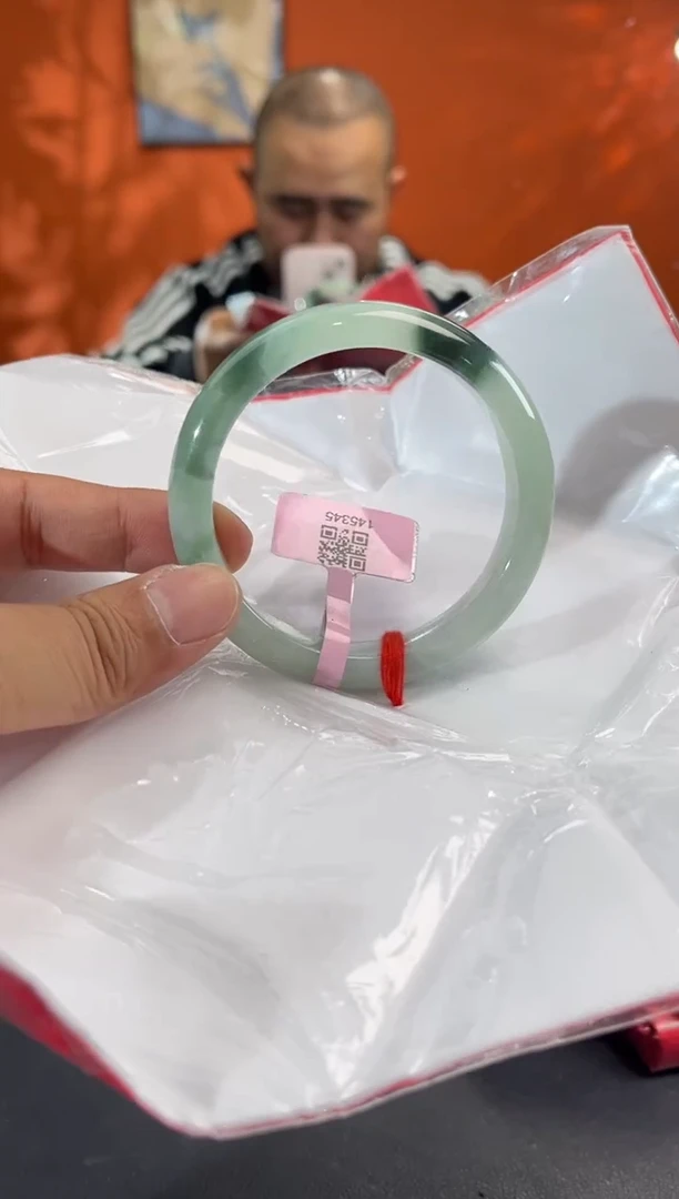 未镶嵌手镯翡翠7