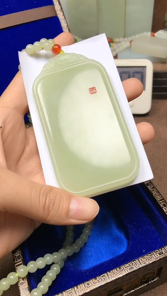 颈饰未镶嵌和田玉佛**修佛