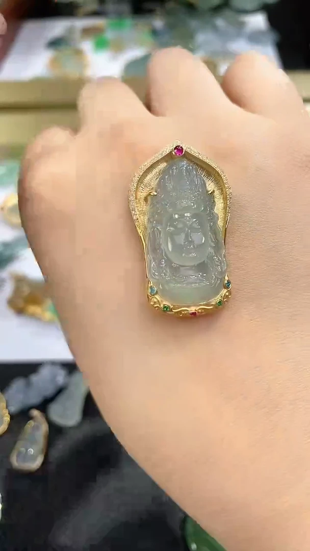 颈饰银S925镶嵌翡翠2026123001