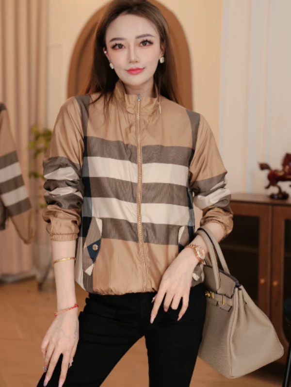 春秋外套冲锋衣外套户外休闲条纹短款女士百搭宽松运动125778