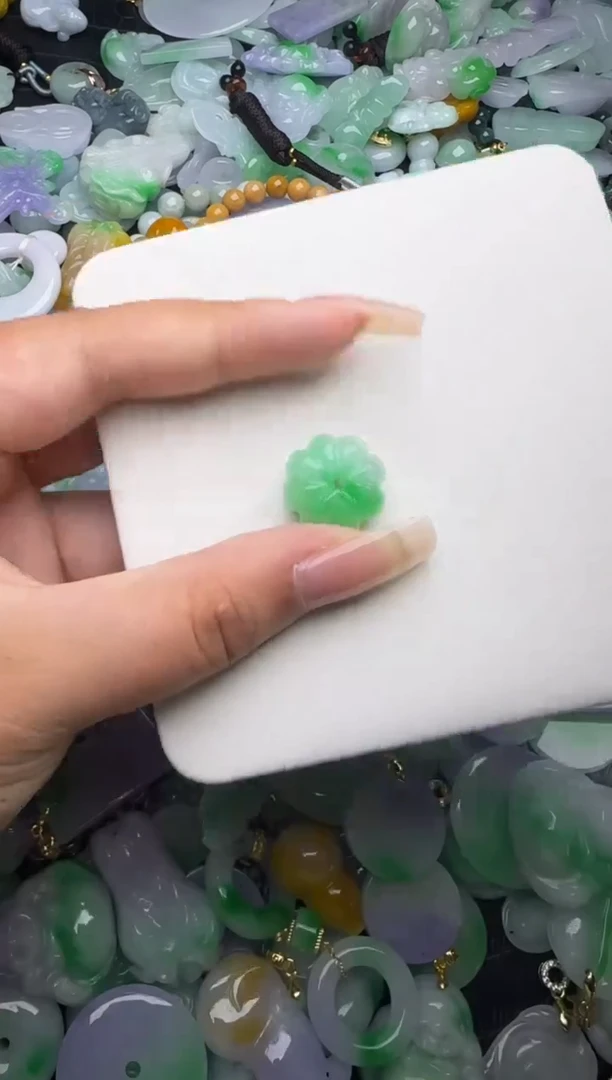 翡翠未镶嵌颈饰天然缅甸翡翠吊坠