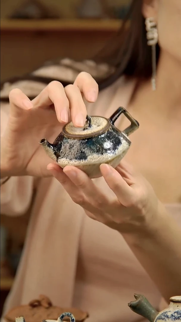 言野手作  粉引结晶六顺壶（孤品）