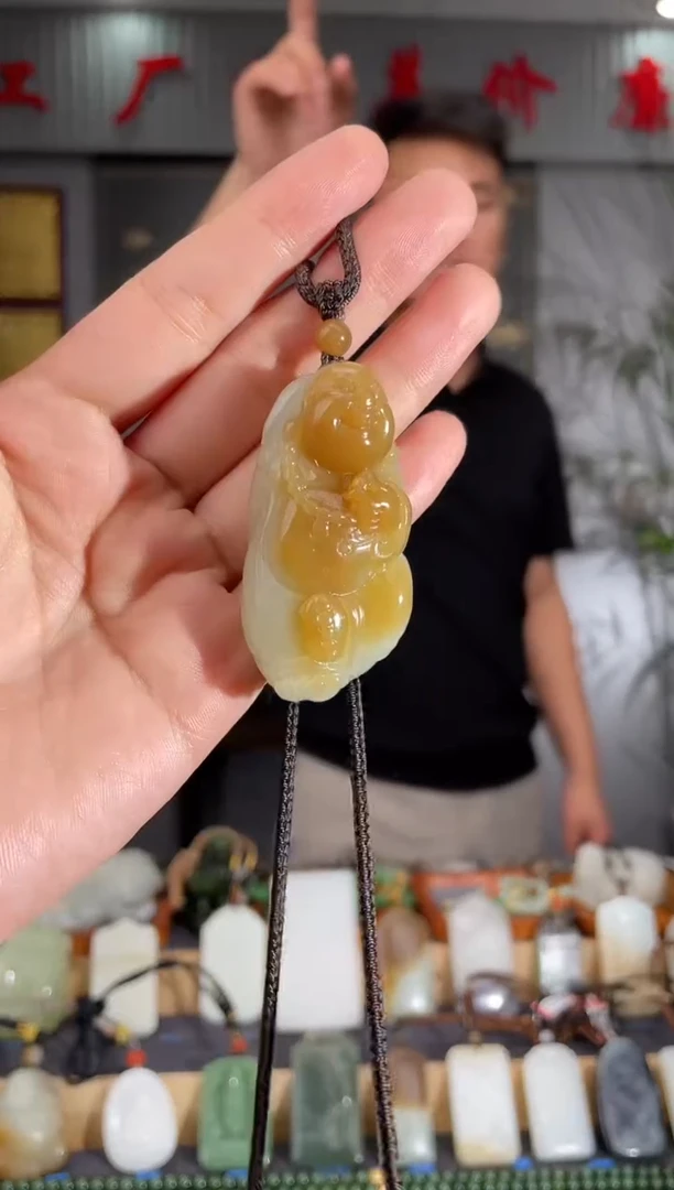 和田玉未镶嵌颈饰1