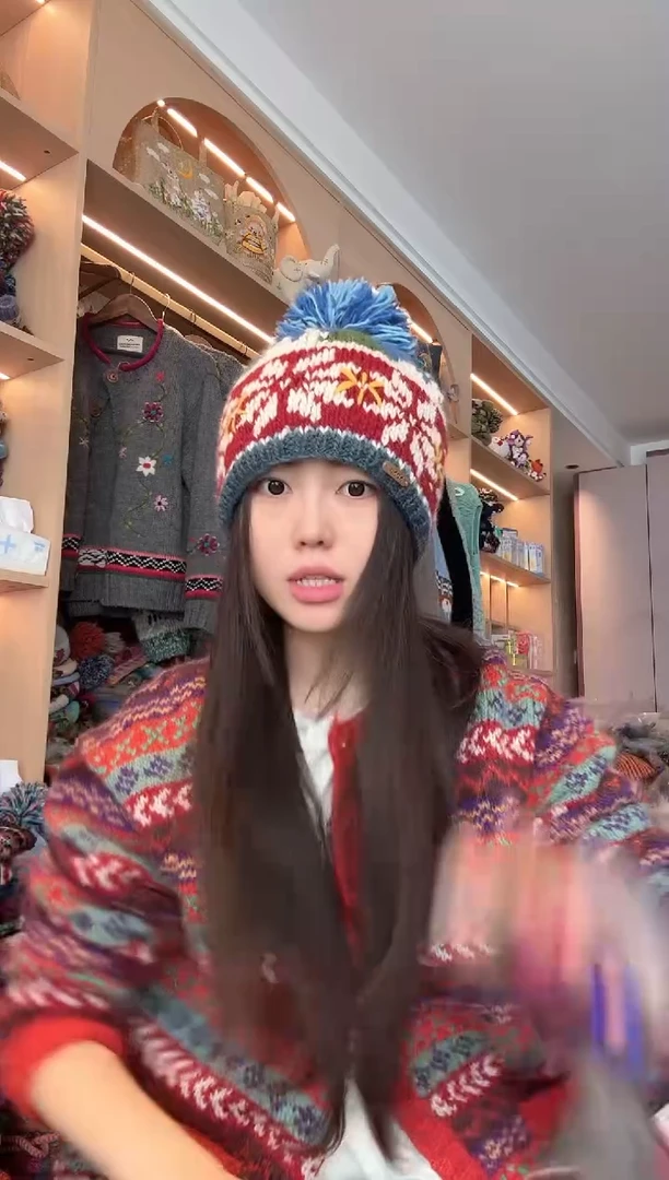 羊毛红色雪花帽