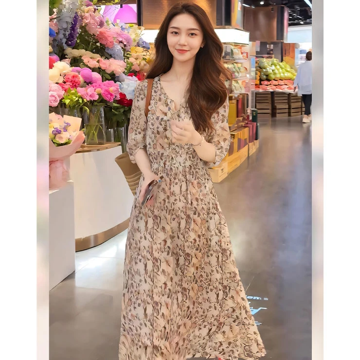 慵懒风法式碎花V领碎花连衣裙女205新款爆款裙子宽松遮屁股长裙女