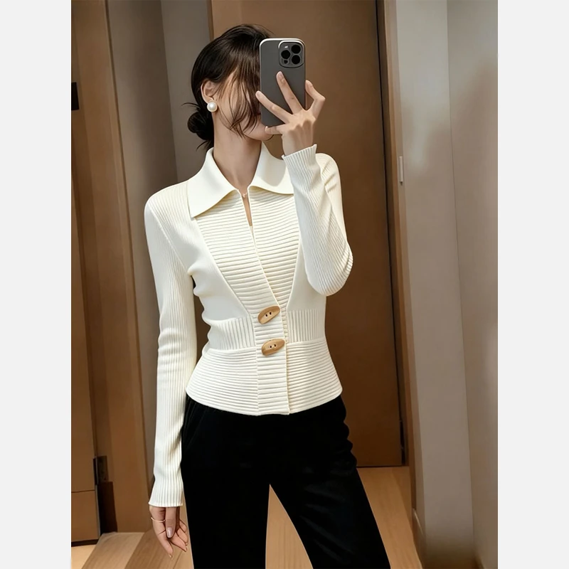 正品哥家白色毛衣女款2025秋冬新款气质翻领高级感收腰针织上衣女