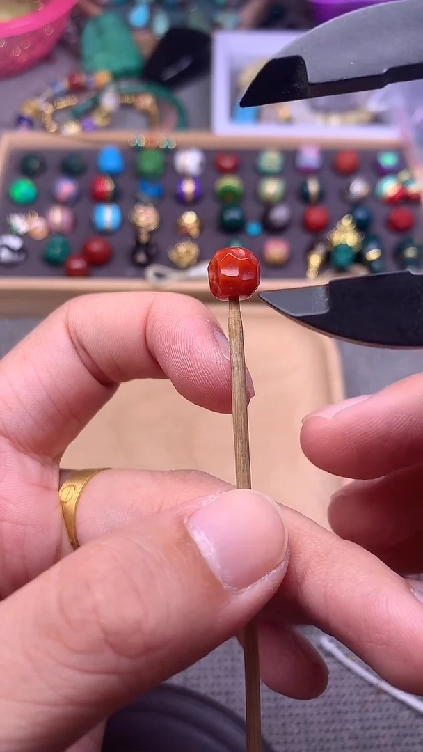 未镶嵌配饰南红玛瑙无相卡8+mm 单个发