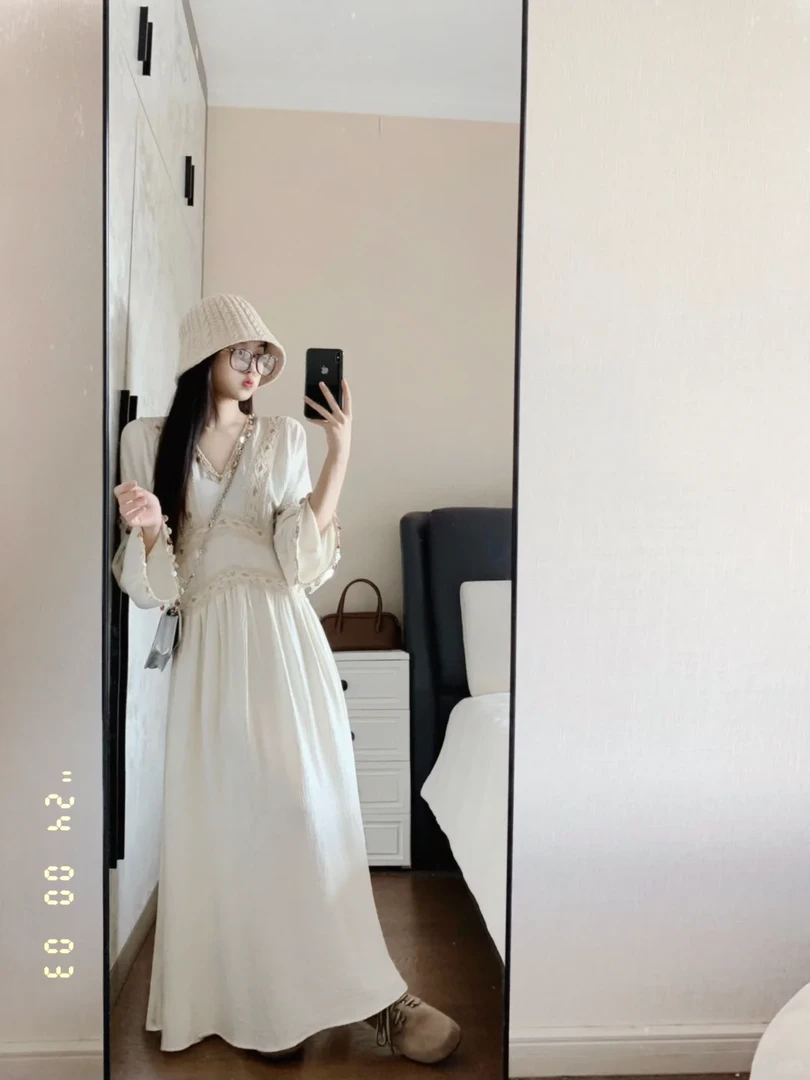 重工新中式v领连衣裙女春季新款超好看设计感高端精致法式长裙子