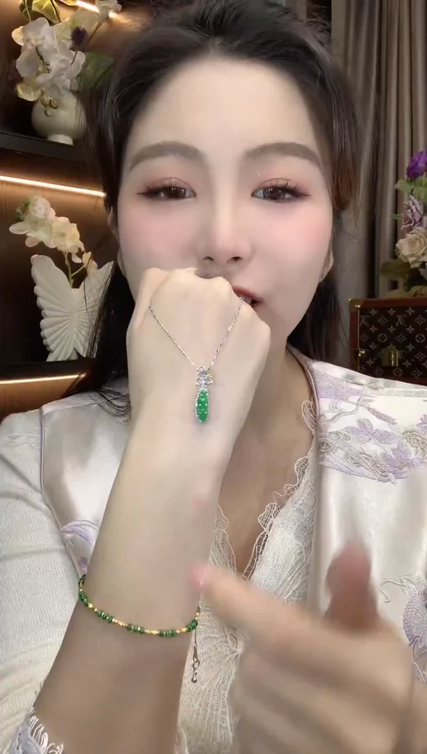 吊坠(不含链)18K金镶嵌翡翠A43翡翠