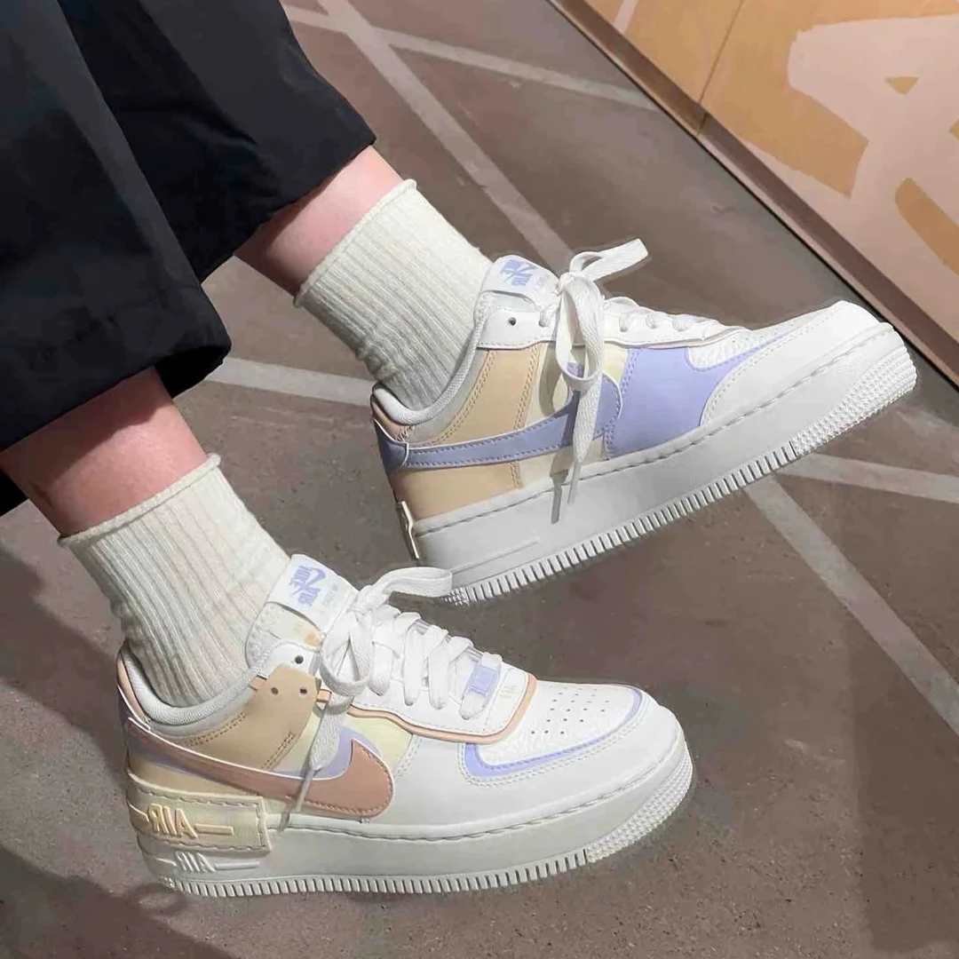 NIKE女鞋空军一号休闲鞋休闲鞋拼接色休闲鞋DZ1847114