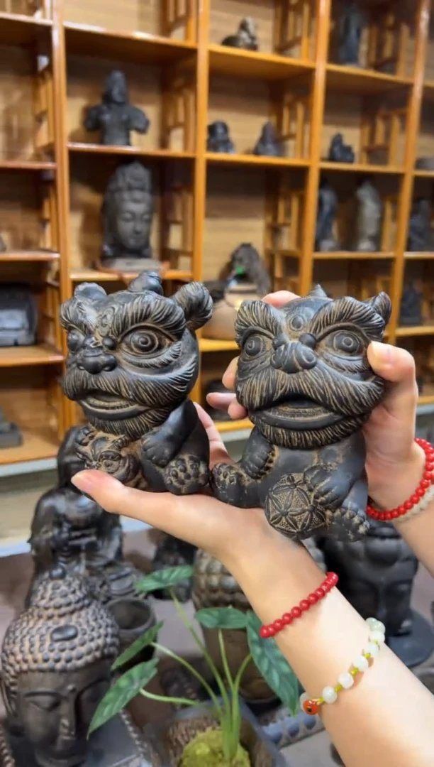 陶土瑞气盈门醒狮一对
