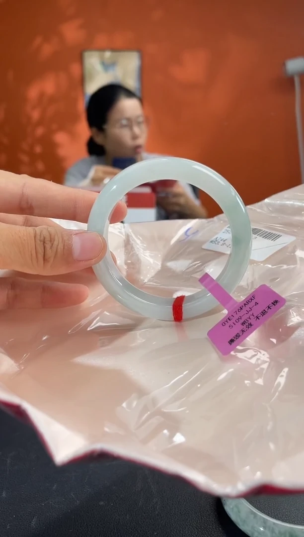 未镶嵌手镯翡翠翡翠手镯
