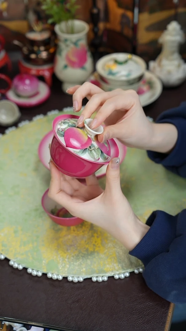 景德镇手工手绘雅圣粉彩盖碗