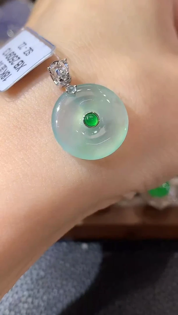 吊坠(不含链)18K金镶嵌翡翠D3