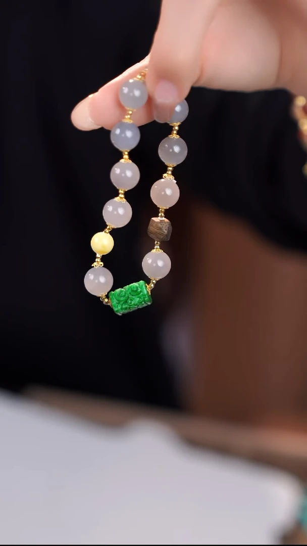 18K金镶嵌手链和田玉@