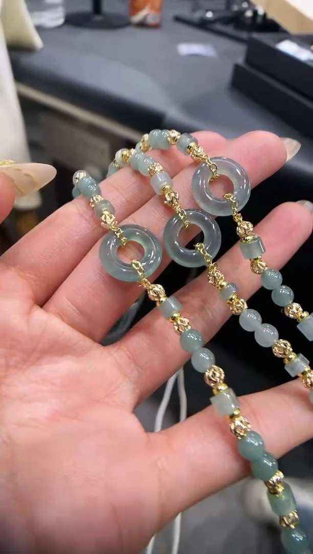 【闪购商品】翡翠吊坠(不含链)未镶嵌手串多样性发其一