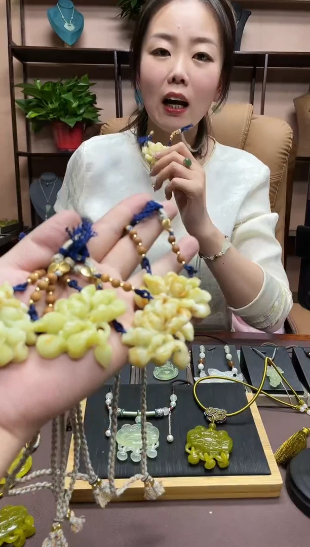 【闪购商品】岫玉吊坠未镶嵌多样性发货 其中发一