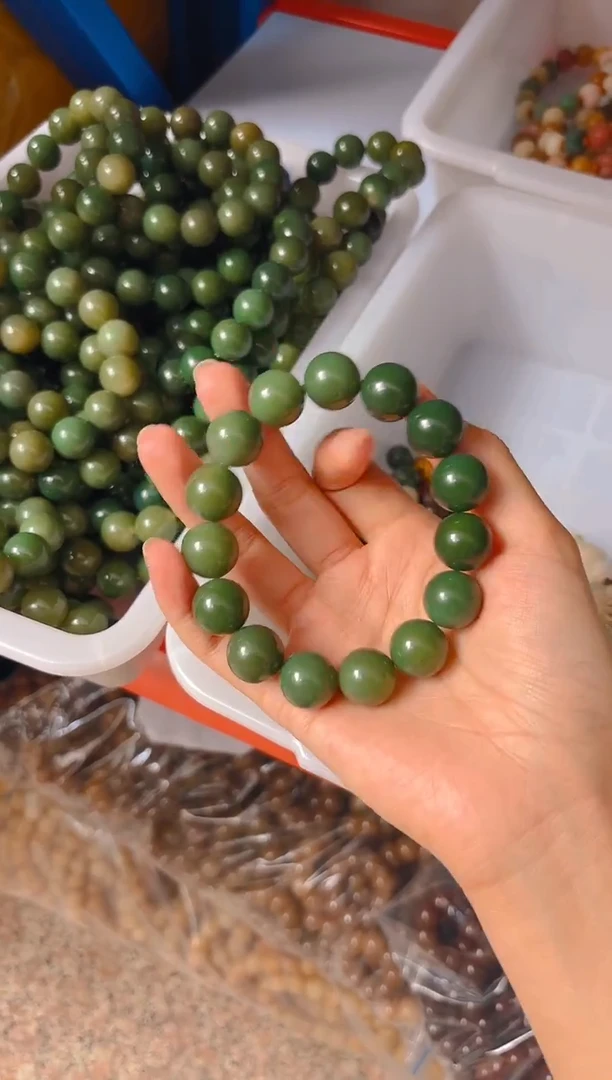 吊坠菩提根/象牙果帝王绿单圈手串