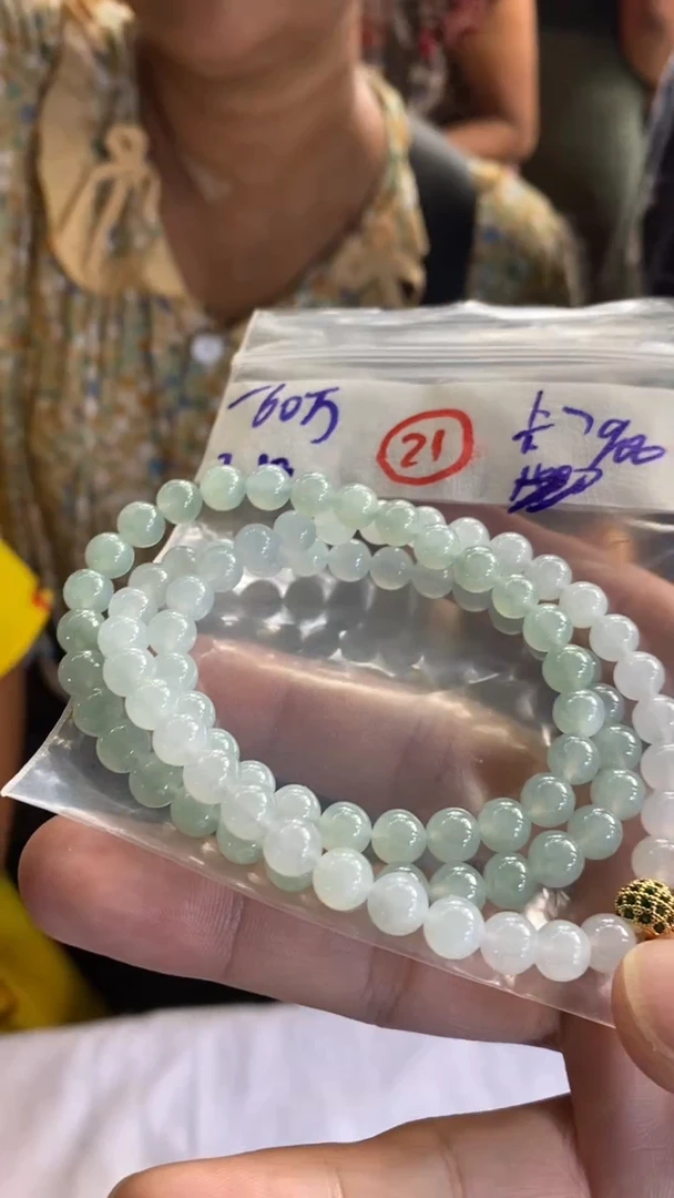 定制翡翠未镶嵌天然缅甸翡翠多样性