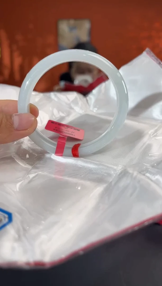 未镶嵌手镯（贵妃镯）翡翠5