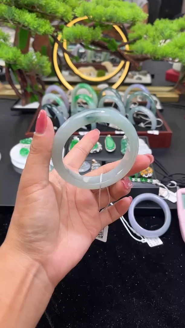 未镶嵌手镯翡翠手镯