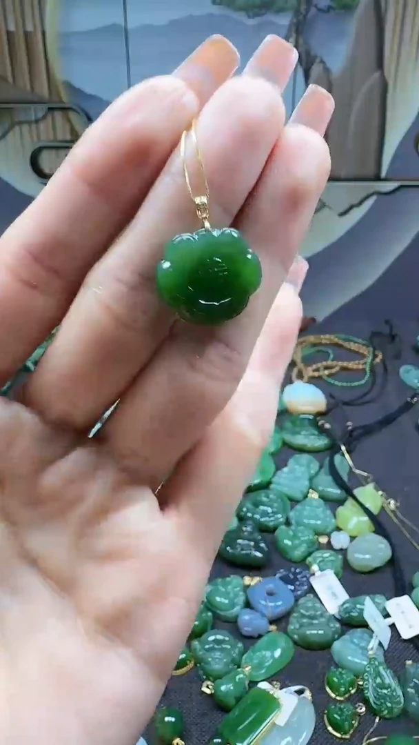 和田玉18K金镶嵌吊坠(不含链)1