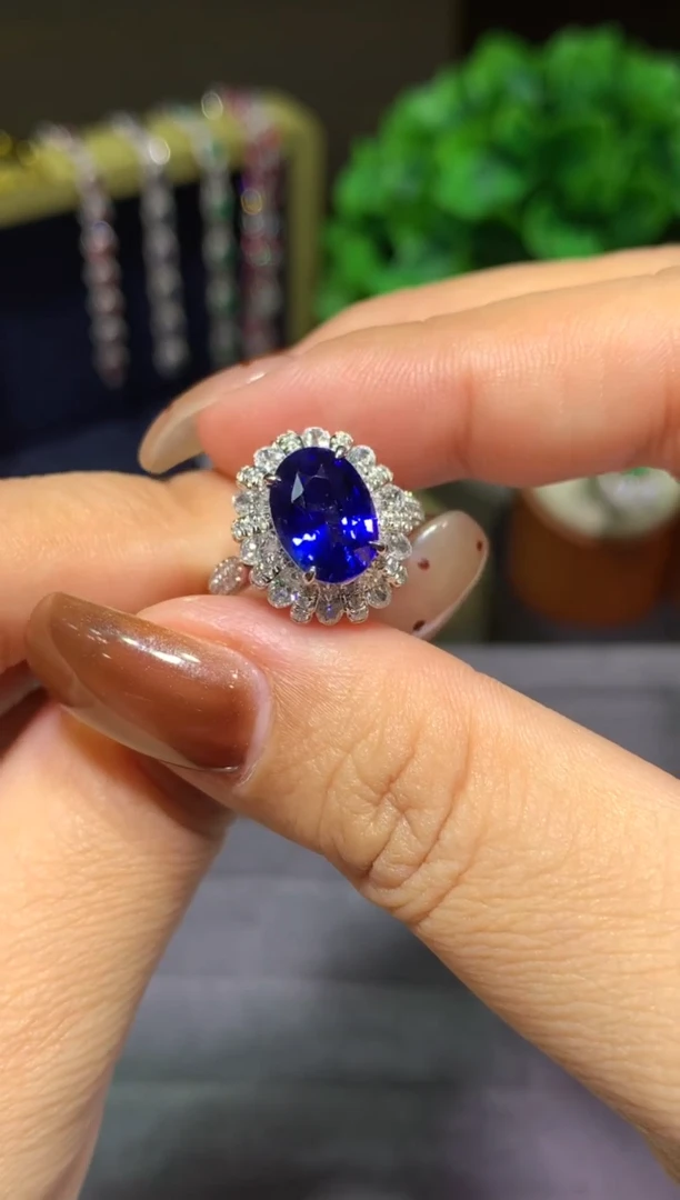 戒指蓝宝石18K金镶嵌4.09ct