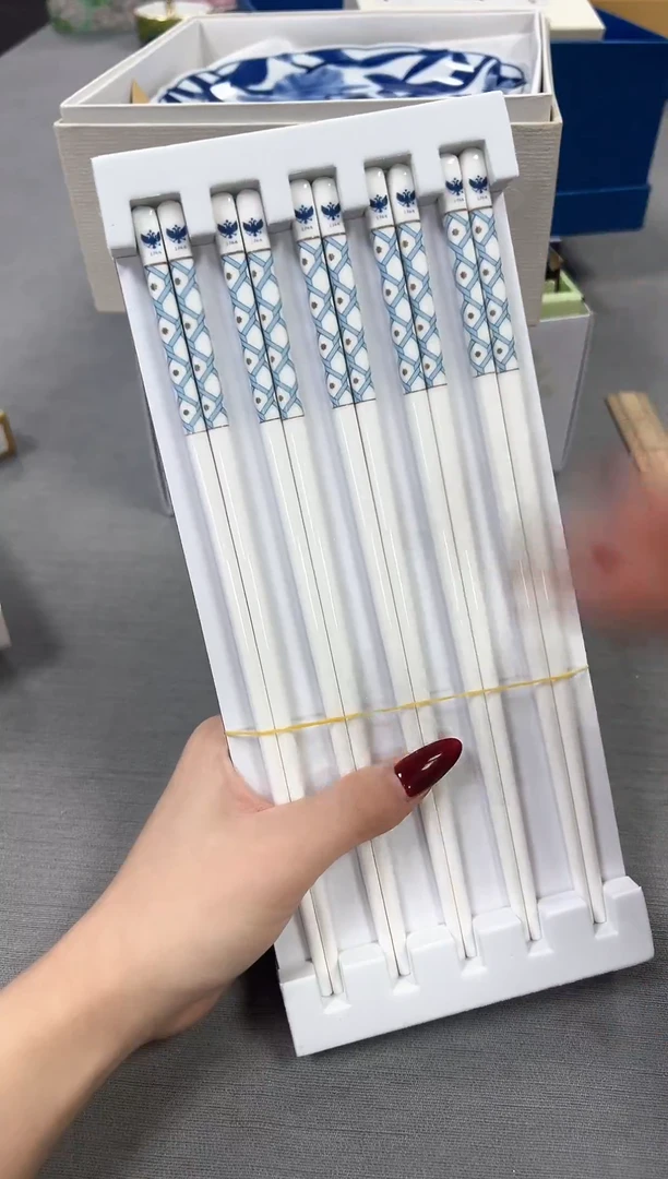 【闪购商品】瓷片新号开播不计成本欢迎点菜！