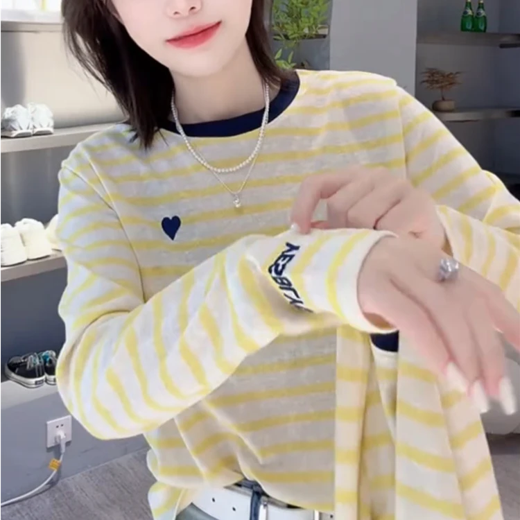 夏季薄款洋气条纹圆领长袖T恤女套头防晒打底衫宽松休闲衣服