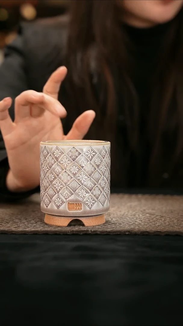 12-18-029花盆口径6瑕