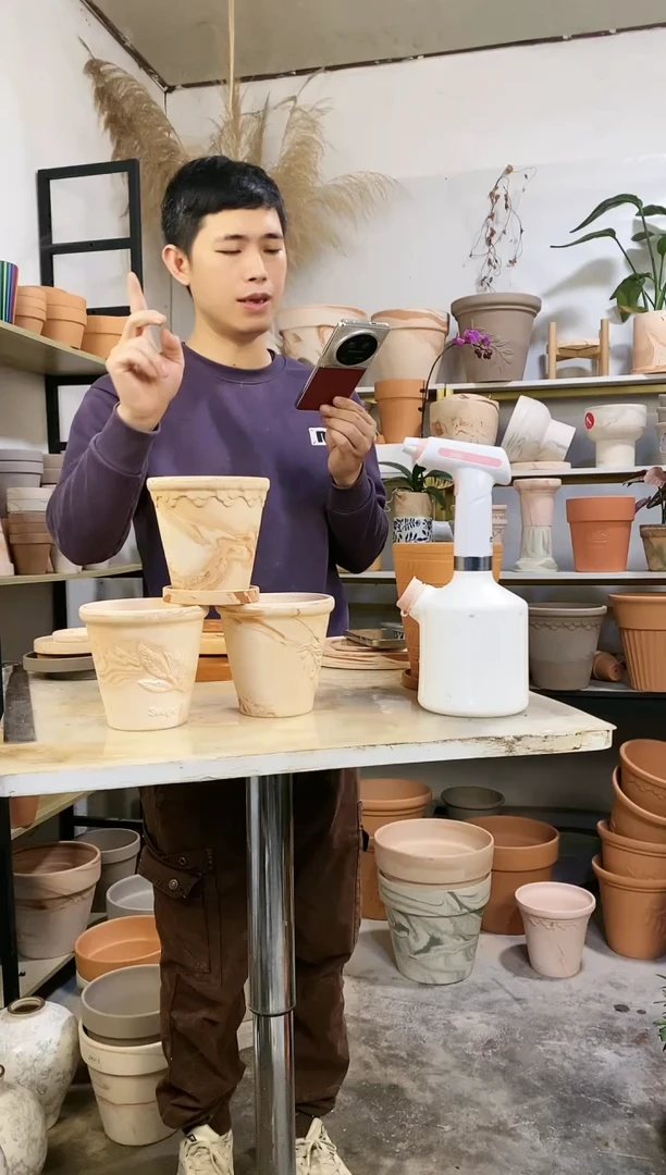 【闪购商品】红陶13*13玛奇朵浮雕 3盆3托