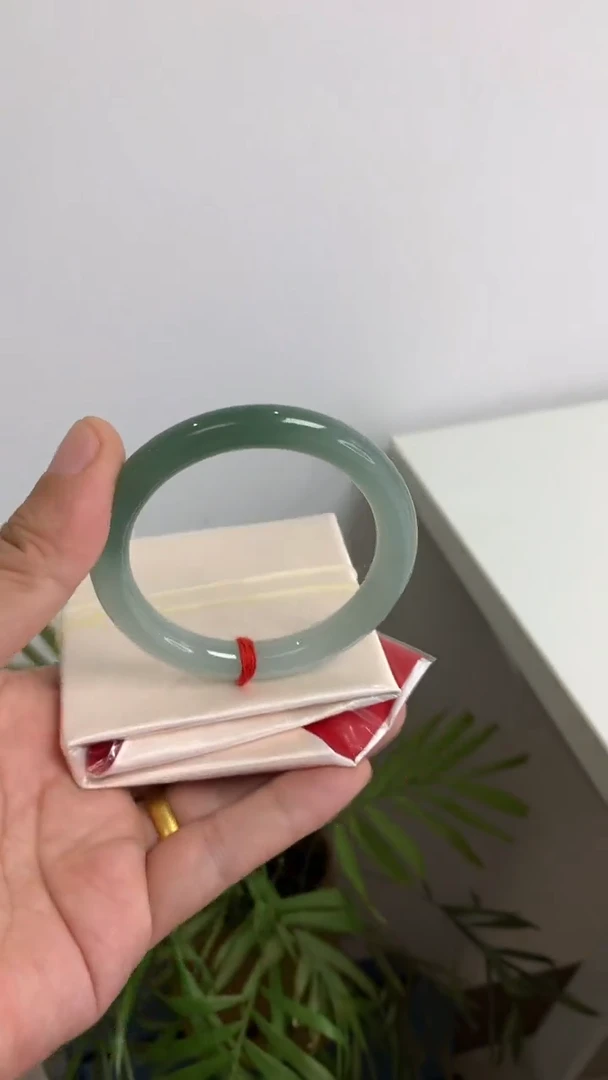 未镶嵌手镯翡翠圆条52半山水