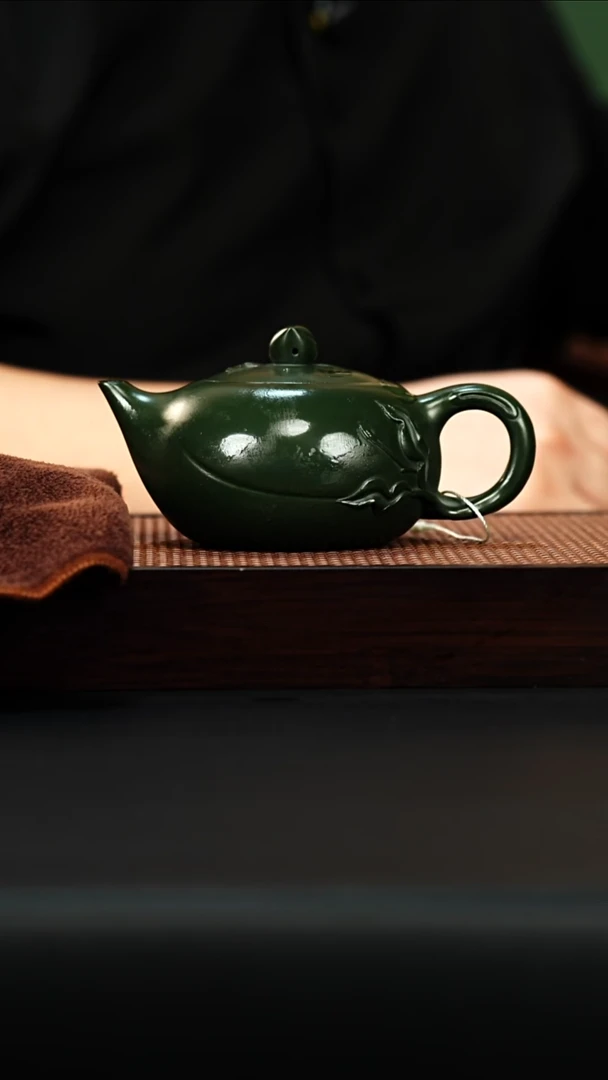 茶壶紫砂宜兴紫砂 寿桃 绿泥 陈红h324