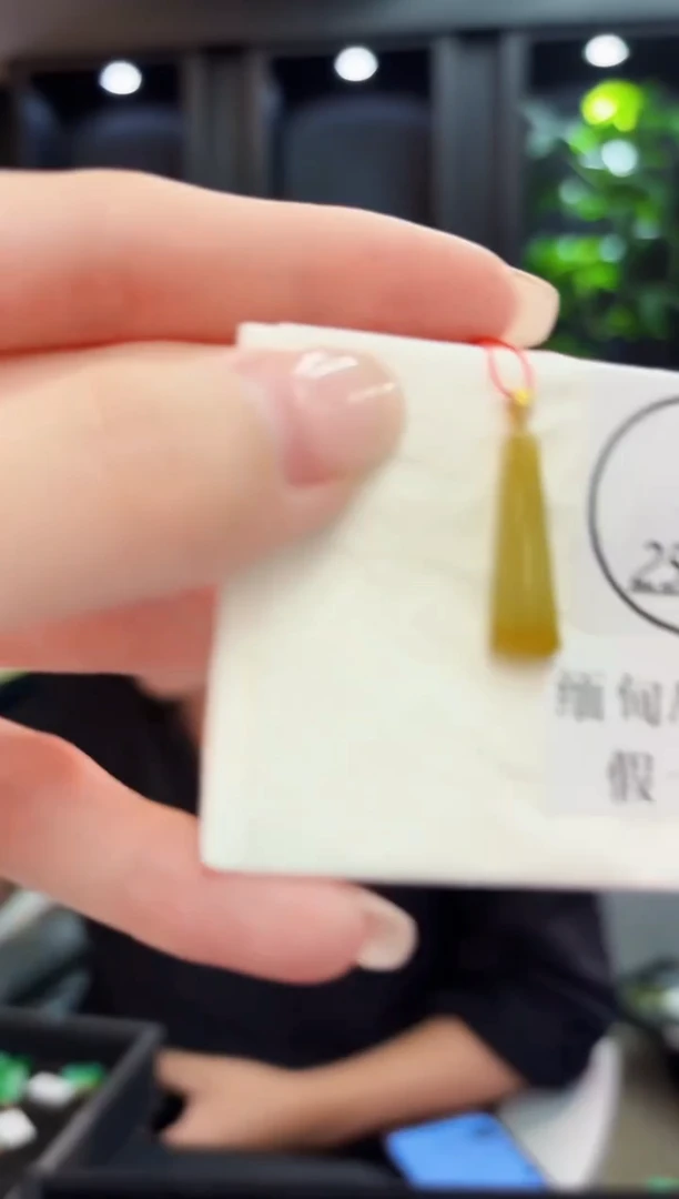 颈饰18K金镶嵌翡翠 缅料A货/支持复检/一件