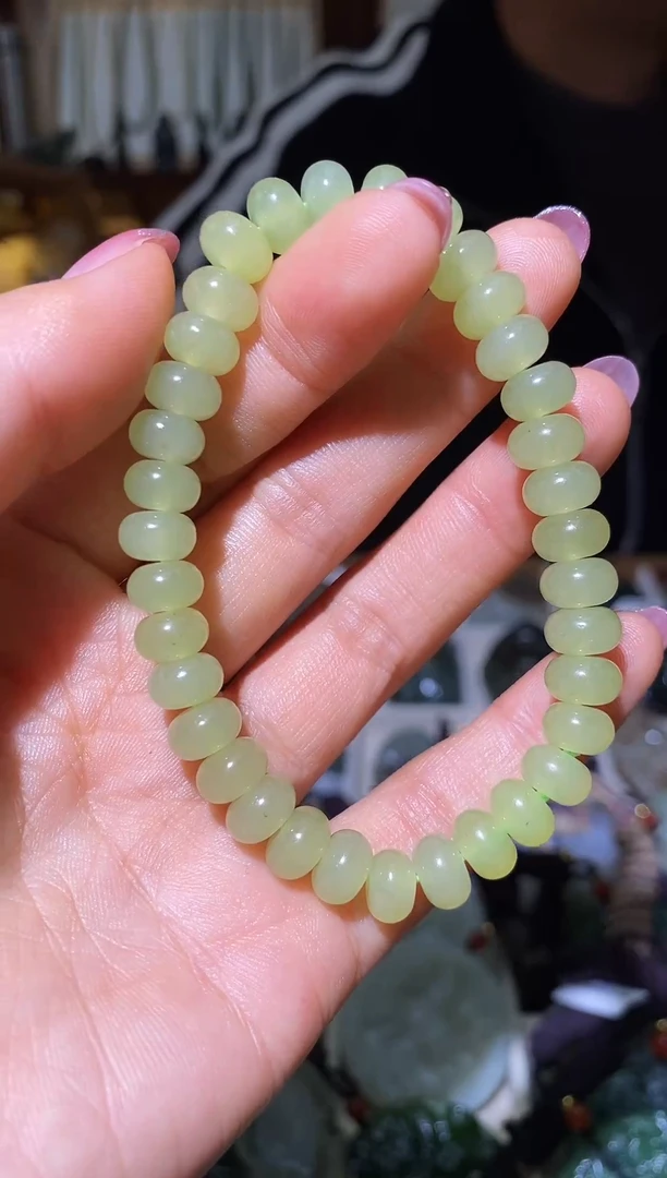 颈饰未镶嵌石英质玉1