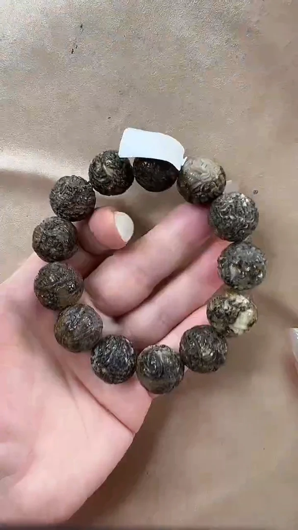 琥珀颈饰未镶嵌手串