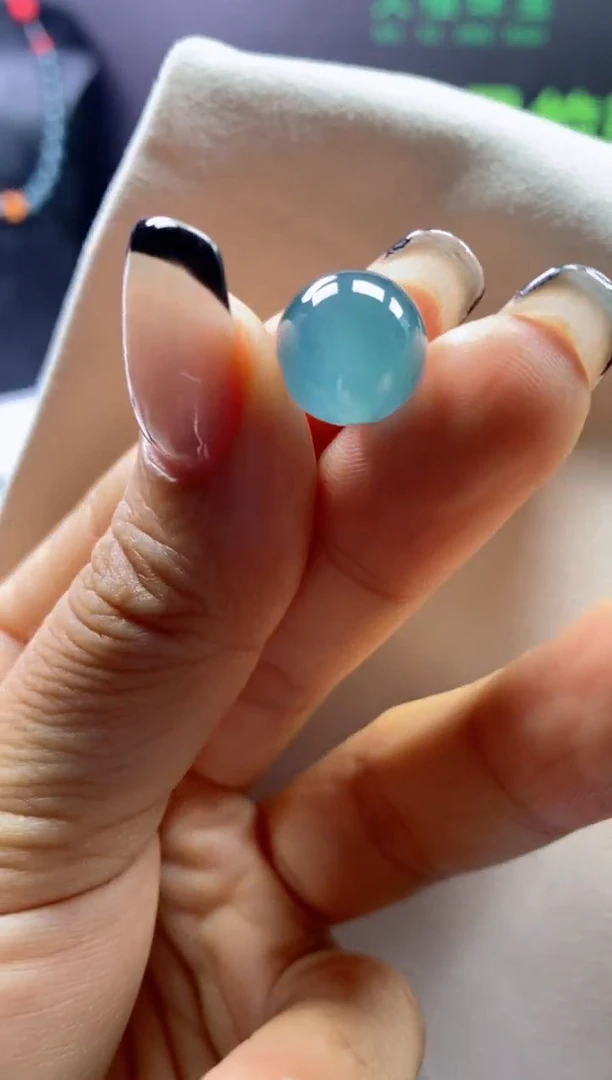 翡翠未镶嵌颈饰1020224003