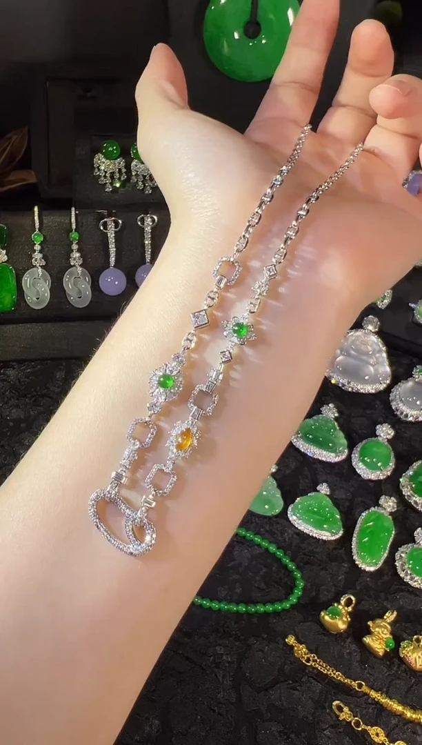 项链18K金镶嵌翡翠高冰正阳绿蛋面万能链