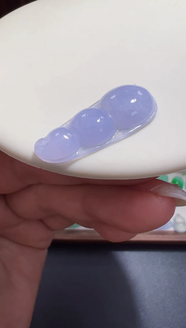 未镶嵌定制翡翠30.4*12.8*4.8豆子