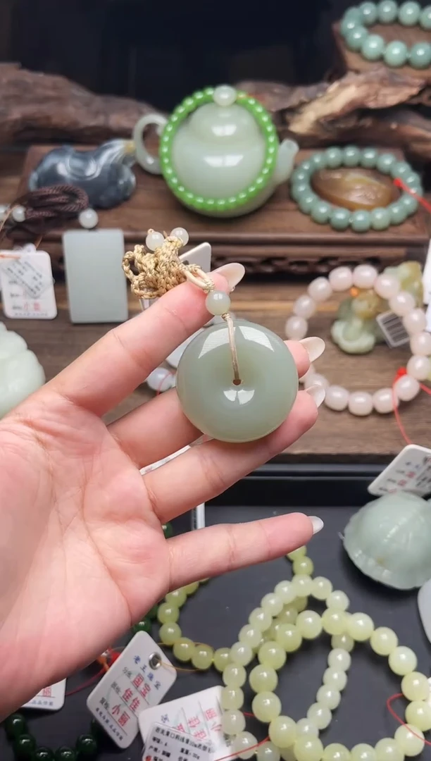 吊坠(不含链)未镶嵌和田玉且末青白 平安扣9004232