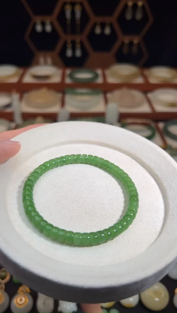 未镶嵌手链和田玉放漏