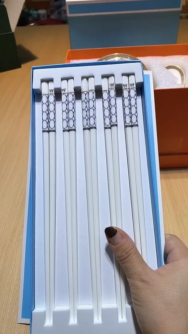 【闪购商品】瓷片锅碗瓢盆一件不剩