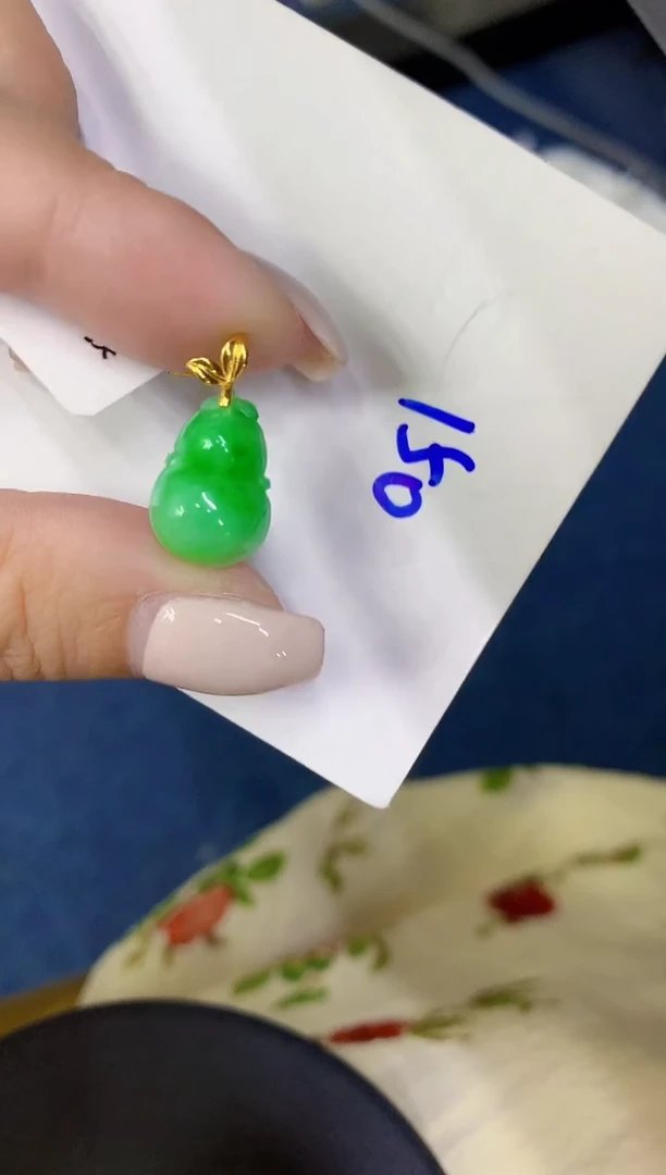 颈饰18K金镶嵌翡翠缅甸天然翡翠A货