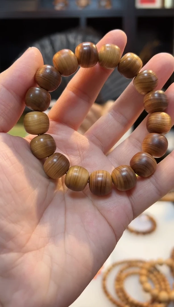 崖柏13*14黑油精品老型无礼盒