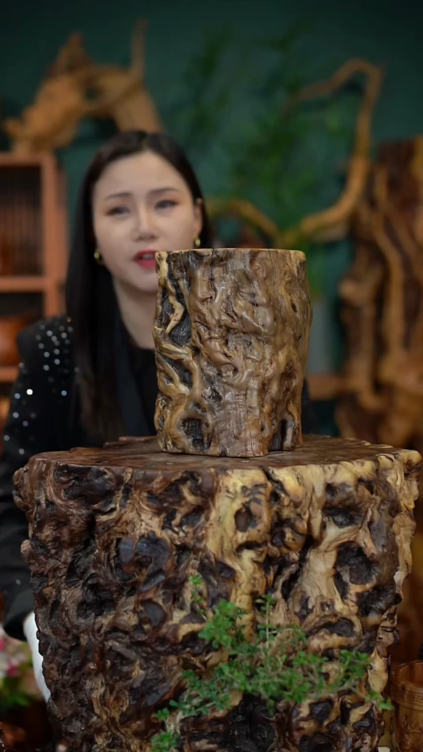 枣木雷击枣木笔筒