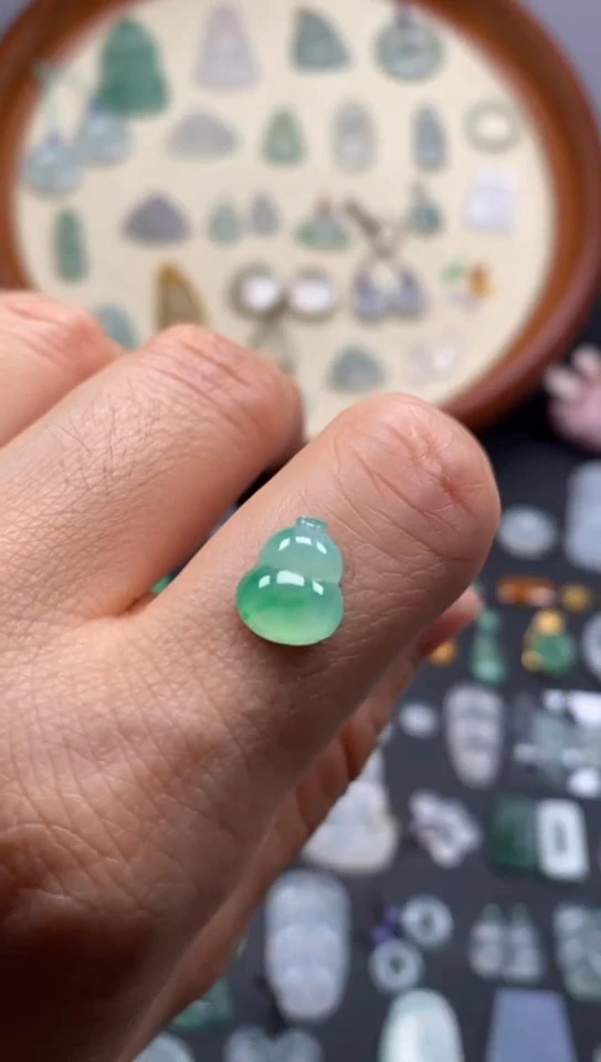 翡翠未镶嵌颈饰果緑葫芦/芬