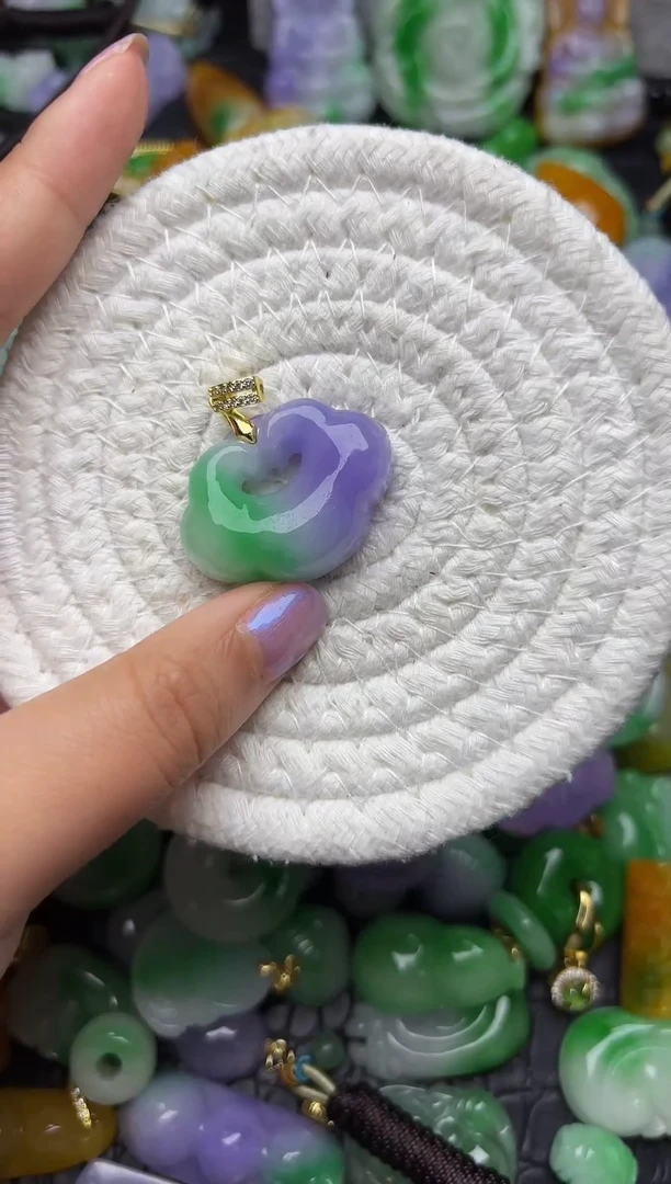 颈饰未镶嵌翡翠缅甸翡翠吊坠